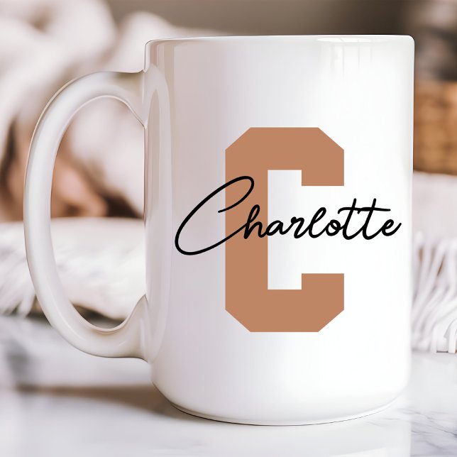 De Café Caneca Personalizada com Nome e Inicial como Prese (custom mug for women, personalized mug for girls, elegant mug design, light brown gift, custom mug)