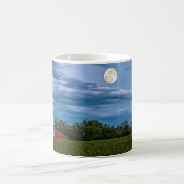 De Café Caneca Super Flower Moon Sobre um Celeiro (Centro)