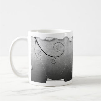 De Café Caneca triste V1 da menina da borboleta