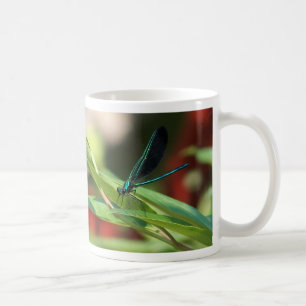 De Café Caneca verde e preta da libélula