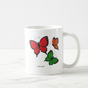 De Café Caneca vermelha, alaranjada e verde das borboletas