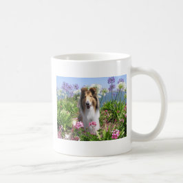 De Café Collie áspero na caneca das flores