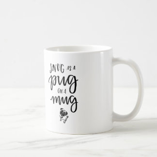 De Café Confortavelmente como um Pug em uma caneca
