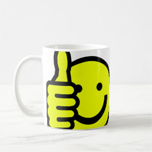 De Café Dois polegares levantam a caneca
