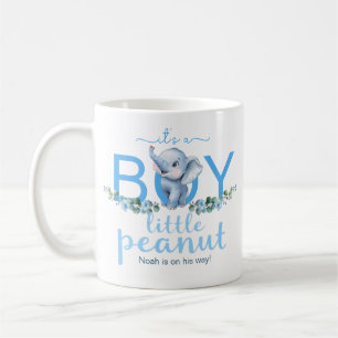 De Café É um garoto elefante, bebê anunciando caneca azul
