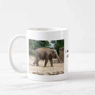 De Café Elefante asiático que anda na caneca ou no vidro