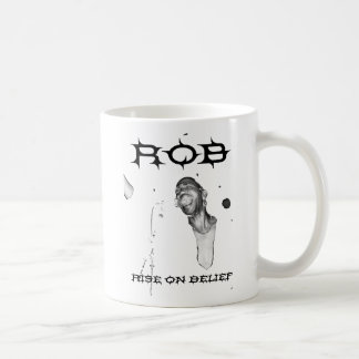 DE CAFÉ ELEVAÇÃO DO ROUBO NA CANECA DO LOGOTIPO DA OPINIÃO