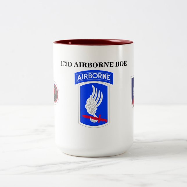 De Café Em Dois Tons 173RD CANECA da BRIGADA TRANSPORTADA POR VIA AÉREA (Centro)