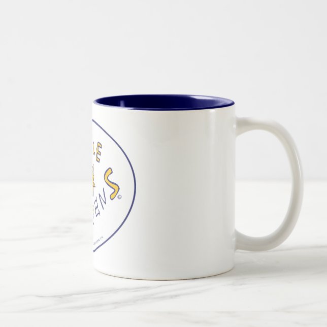 De Café Em Dois Tons A benevolência acontece a caneca 11oz (Direita)