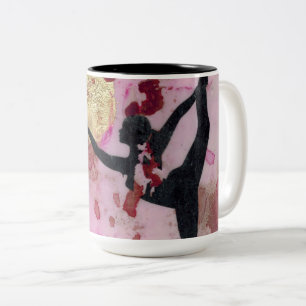 De Café Em Dois Tons A menina original 2 da ioga tonificou a caneca