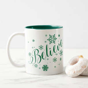 De Café Em Dois Tons "Acredite" a caneca gráfica do feriado do floco d