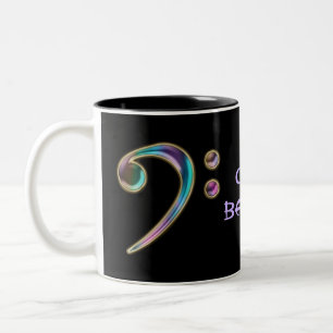 De Café Em Dois Tons Baixo obtido? Caneca da música do Clef baixo do ~