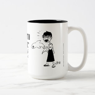 De Café Em Dois Tons Batida alguém com uma caneca do tubarão do bebê