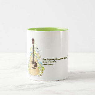 De Café Em Dois Tons Caneca 2013 do design da guitarra