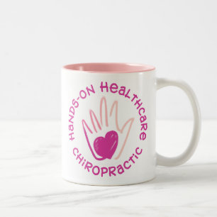 De Café Em Dois Tons Caneca a trabalhar dos cuidados médicos
