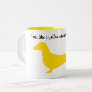 De Café Em Dois Tons Caneca amarela do Dachshund da silhueta