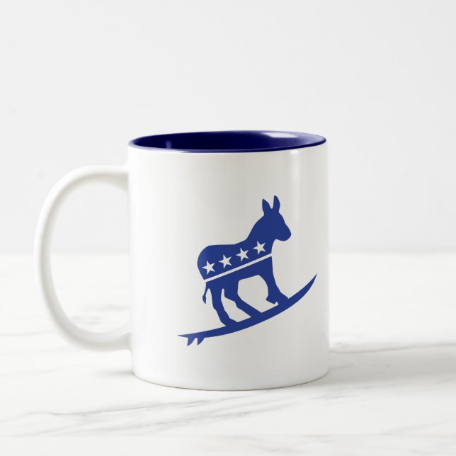 De Café Em Dois Tons Caneca azul da onda (Esquerda)