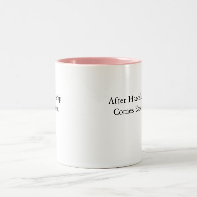 De Café Em Dois Tons caneca com citação após a dificuldade vem a facili (Centro)