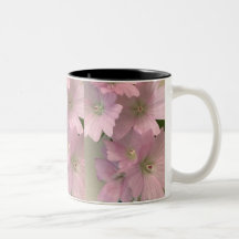 Caneca cor-de-rosa da flor