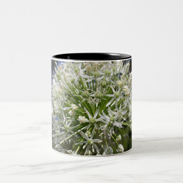 De Café Em Dois Tons Caneca da flor do Allium (Centro)