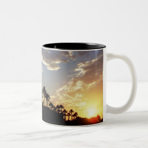 De Café Em Dois Tons Caneca da praia das palmeiras do nascer do sol do