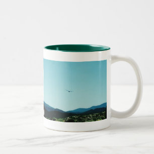De Café Em Dois Tons Caneca das montanhas do corvo