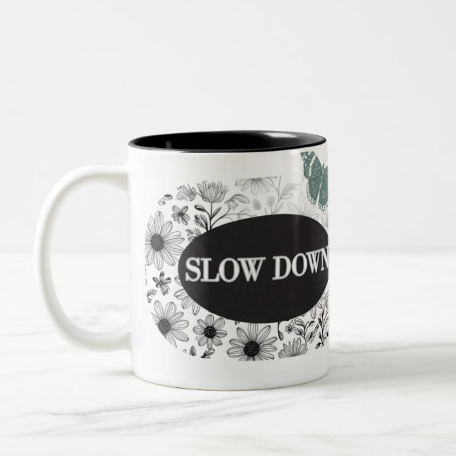 DE CAFÉ EM DOIS TONS CANECA DECAFELINA TEMA MUG SLOW DOWN (Esquerda)