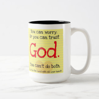 De Café Em Dois Tons Caneca do DEUS da preocupação ou da confiança