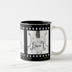 De Café Em Dois Tons Caneca do filme do violoncelo