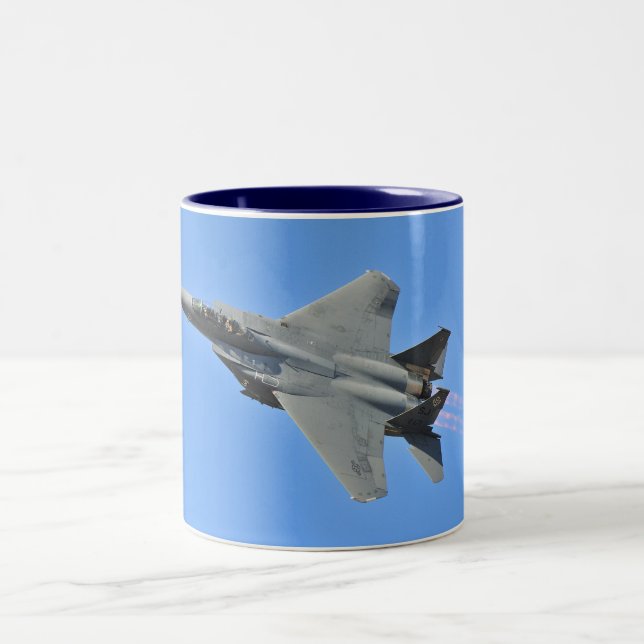 De Café Em Dois Tons Caneca do lutador F-15 (Centro)