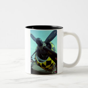 De Café Em Dois Tons Caneca do raio P-47
