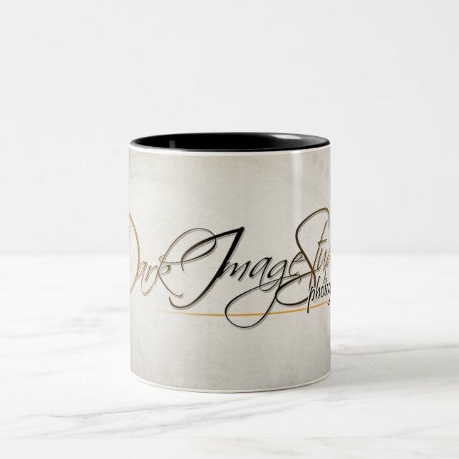 De Café Em Dois Tons Caneca escura da fotografia dos estúdios da imagem (Centro)