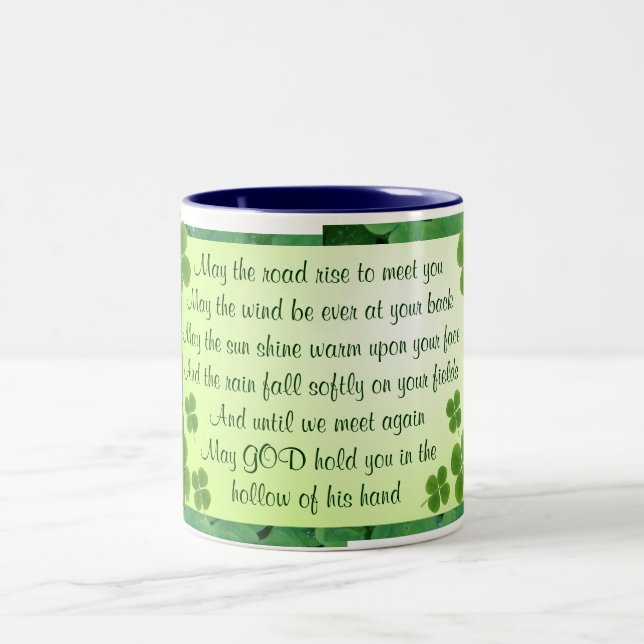 De Café Em Dois Tons Caneca irlandesa da bênção (Centro)