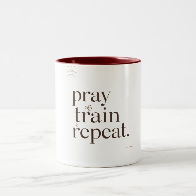 De Café Em Dois Tons Caneca Pray Train Repeat – Motivação Cristã para F (Centro)