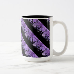 De Café Em Dois Tons Caneca preta e roxa do teste padrão listrado