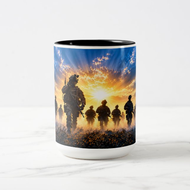 De Café Em Dois Tons Caneca Two-Tone Herói (Centro)