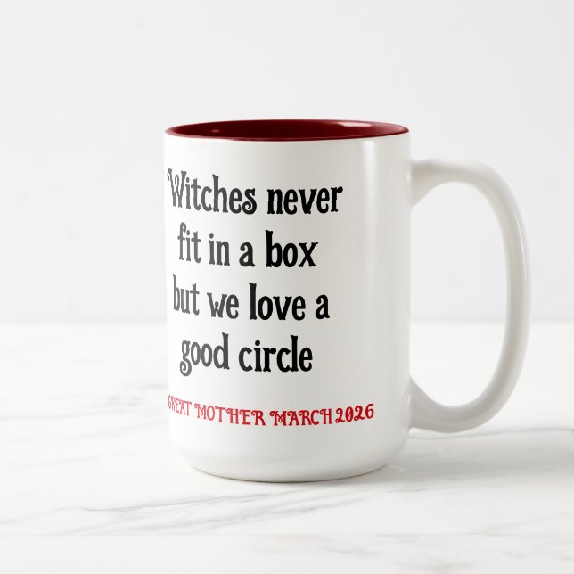 De Café Em Dois Tons Caneca Witchy da GRANDE MÃE MARÇO (Direita)