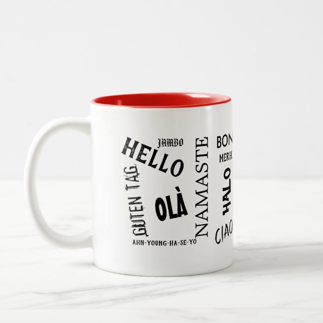 De Café Em Dois Tons Diga olá! na caneca diferente das línguas (Esquerda)