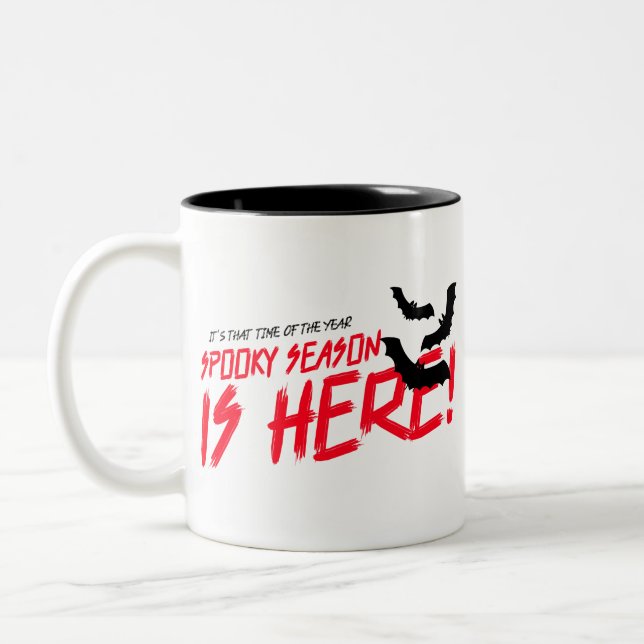 De Café Em Dois Tons É Temporada Assustadora Caneca Clássica – Morcegos (Esquerda)