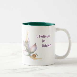 De Café Em Dois Tons Eu acredito na caneca das fadas