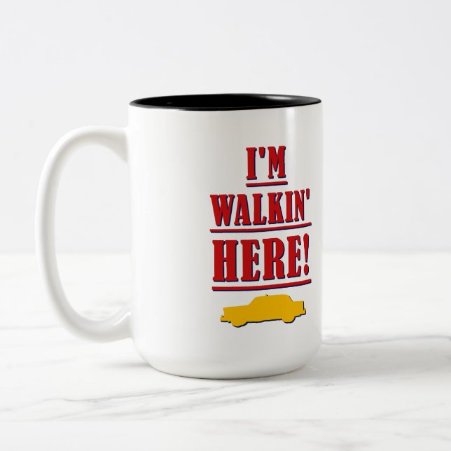 De Café Em Dois Tons Eu sou Walkin aqui! Caneca italiana/americana (Esquerda)