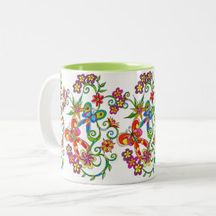 De Café Em Dois Tons Flores e caneca da borboleta por Leslie Clair
