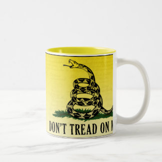 De Café Em Dois Tons Gadsden - o tea party como ele é a caneca 1773