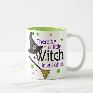 De Café Em Dois Tons Há uma bruxa pequena ntodos nós caneca do Dia da