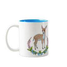 Jovem corça na caneca dos Foxgloves