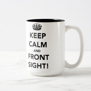 De Café Em Dois Tons Mantenha a calma e a caneca dianteira da vista