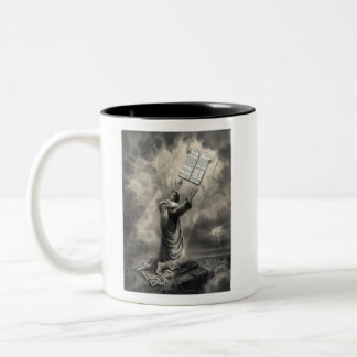 De Café Em Dois Tons Moisés recebe a caneca da Lei