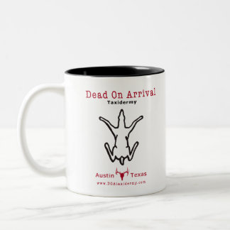 De Café Em Dois Tons Morto na caneca da chegada