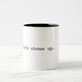 De Café Em Dois Tons O amor aparece a caneca