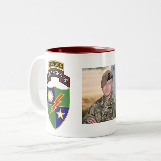 De Café Em Dois Tons ò batalhão - 75th guarda florestal /Tab - caneca (Frente Esquerda)